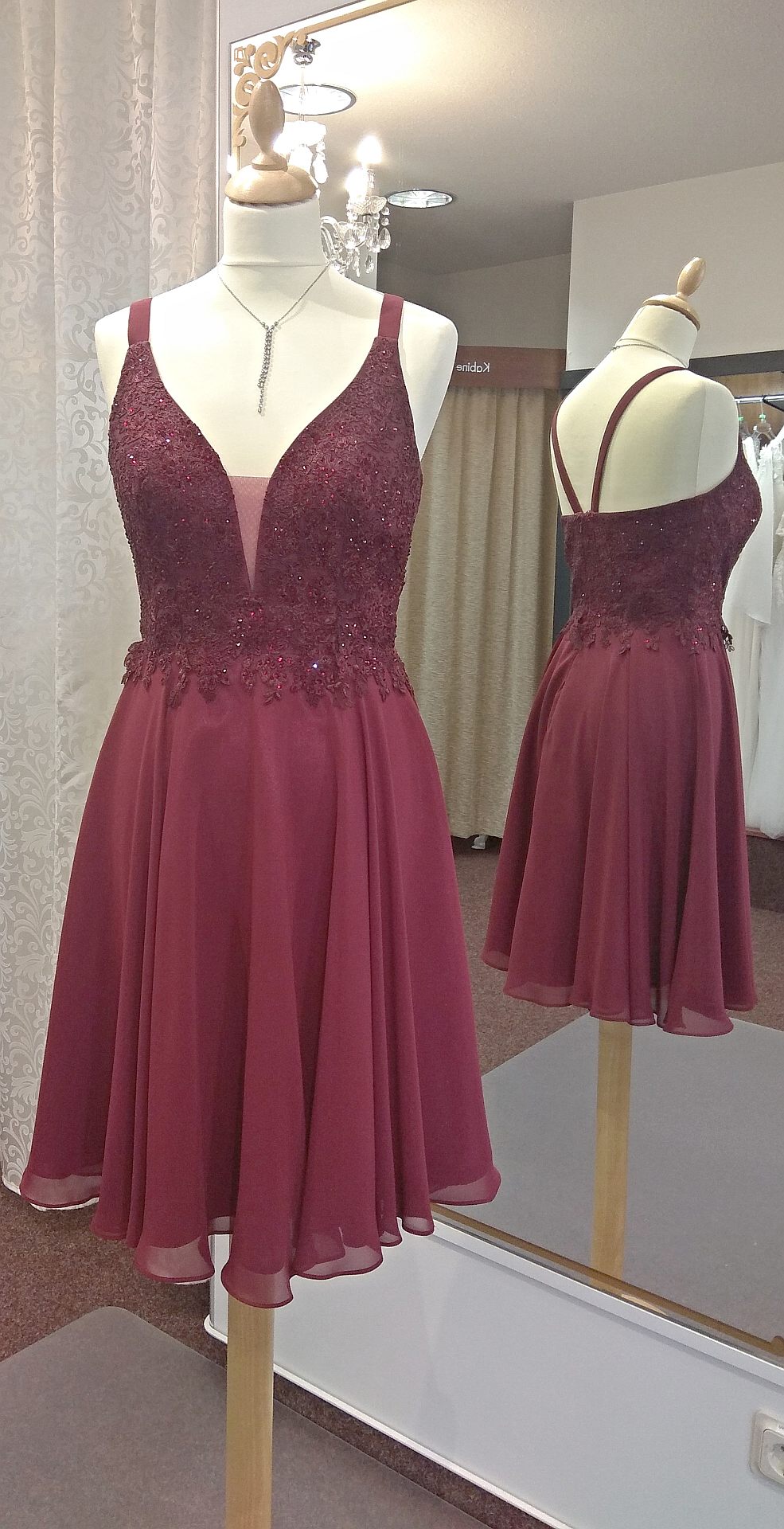 Jugendweihekleid bordeaux